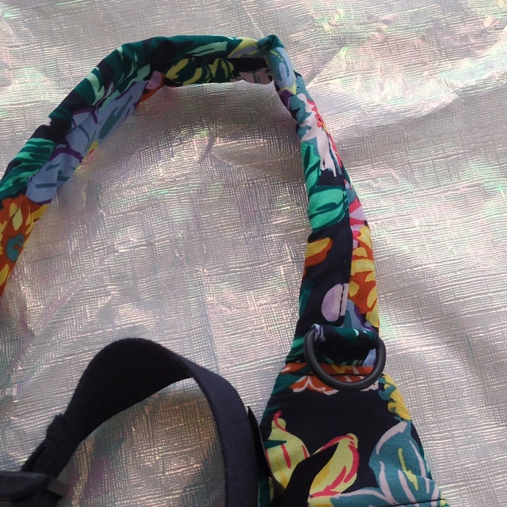 Vera Bradley Floral Quilted Sling Bag NWOT - Picture 3 of 6